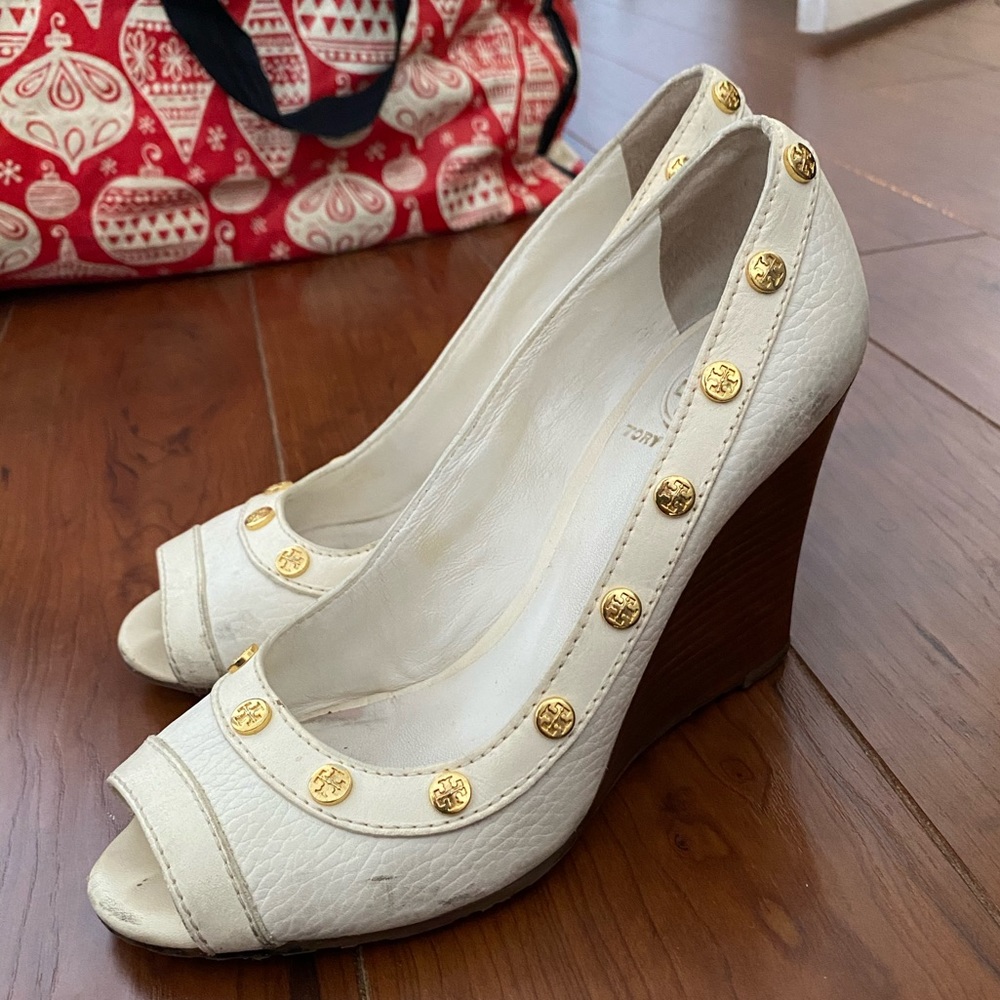 Tory Burch white leather wedges. Size 7